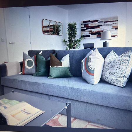 4-Level Luxury 2 Bedroom House Sleeps 6, Rooftop, Harry P & Free Parking Watford  Zewnętrze zdjęcie