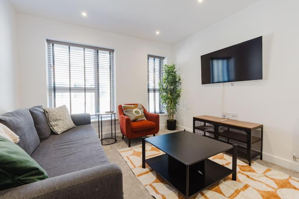 4-Level Luxury 2 Bedroom House Sleeps 6, Rooftop, Harry P & Free Parking Watford  Zewnętrze zdjęcie