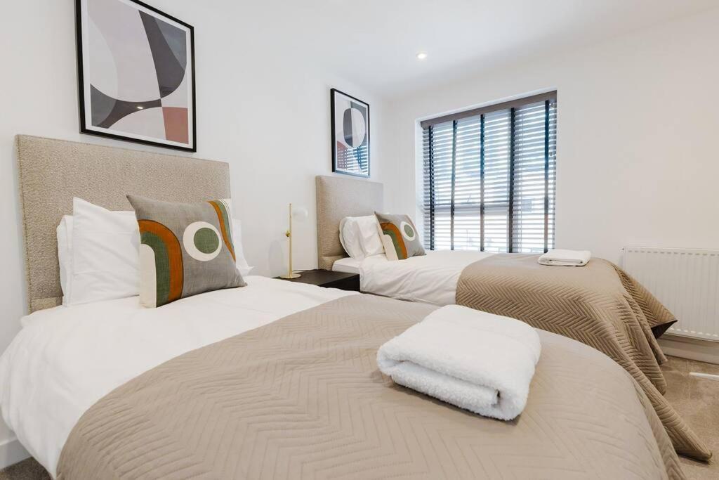4-Level Luxury 2 Bedroom House Sleeps 6, Rooftop, Harry P & Free Parking Watford  Zewnętrze zdjęcie